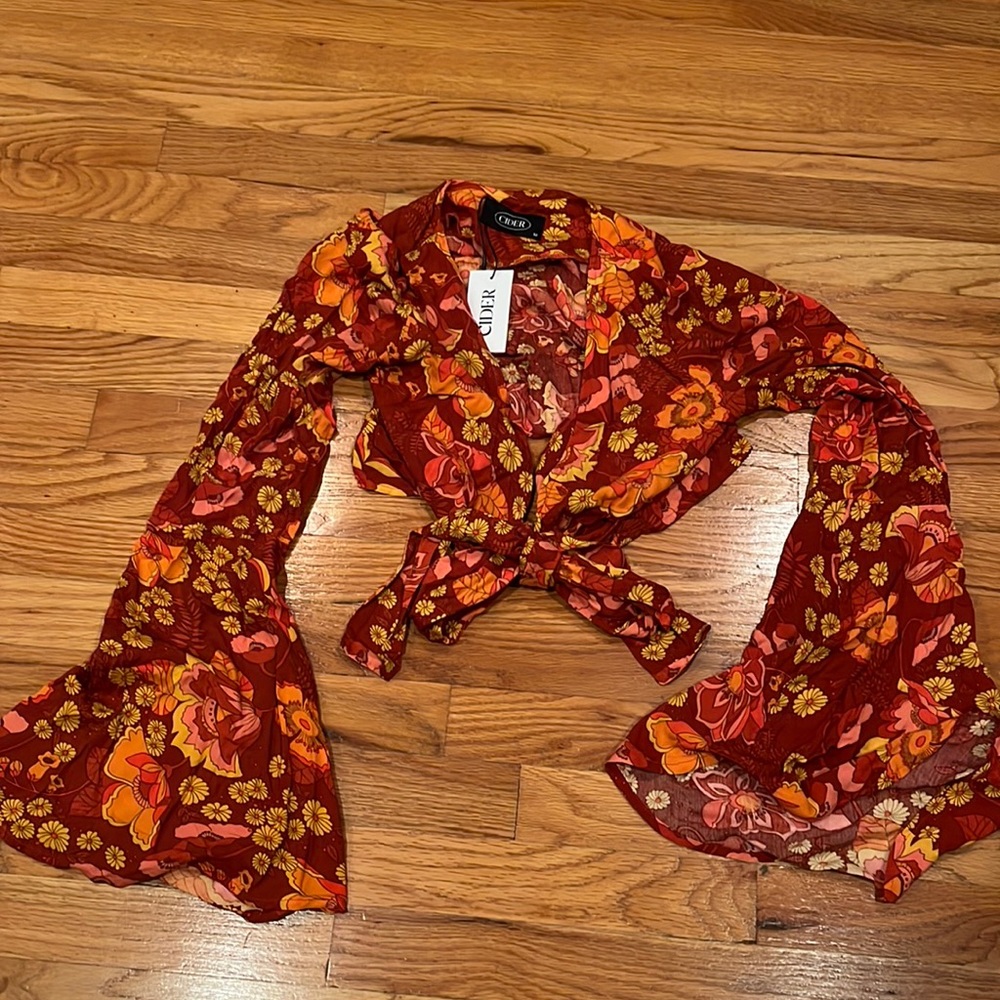 Cider long sleeve top, size medium, never worn